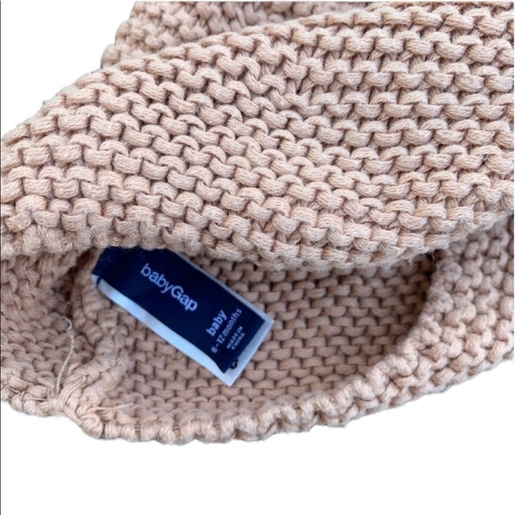 Gap infant knitted beanie-Size 6-12 months color tan - Picture 2 of 3